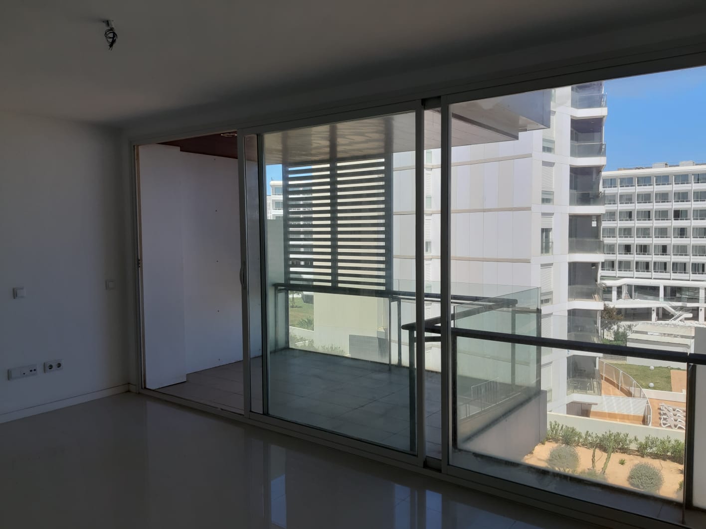 Ny duplex lägenhet med havsutsikt i exklusiva residence i Playa d'en Bossa