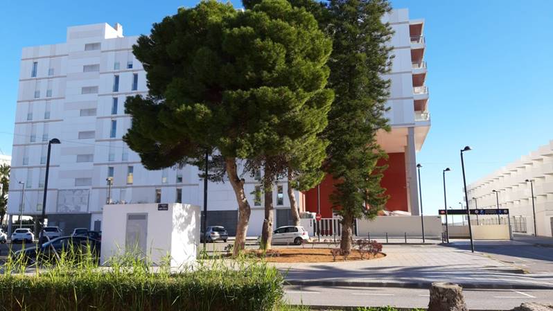 Moderno apartamento de 2 dormitorios con gran potencial junto al mar en Playa d’en Bossa