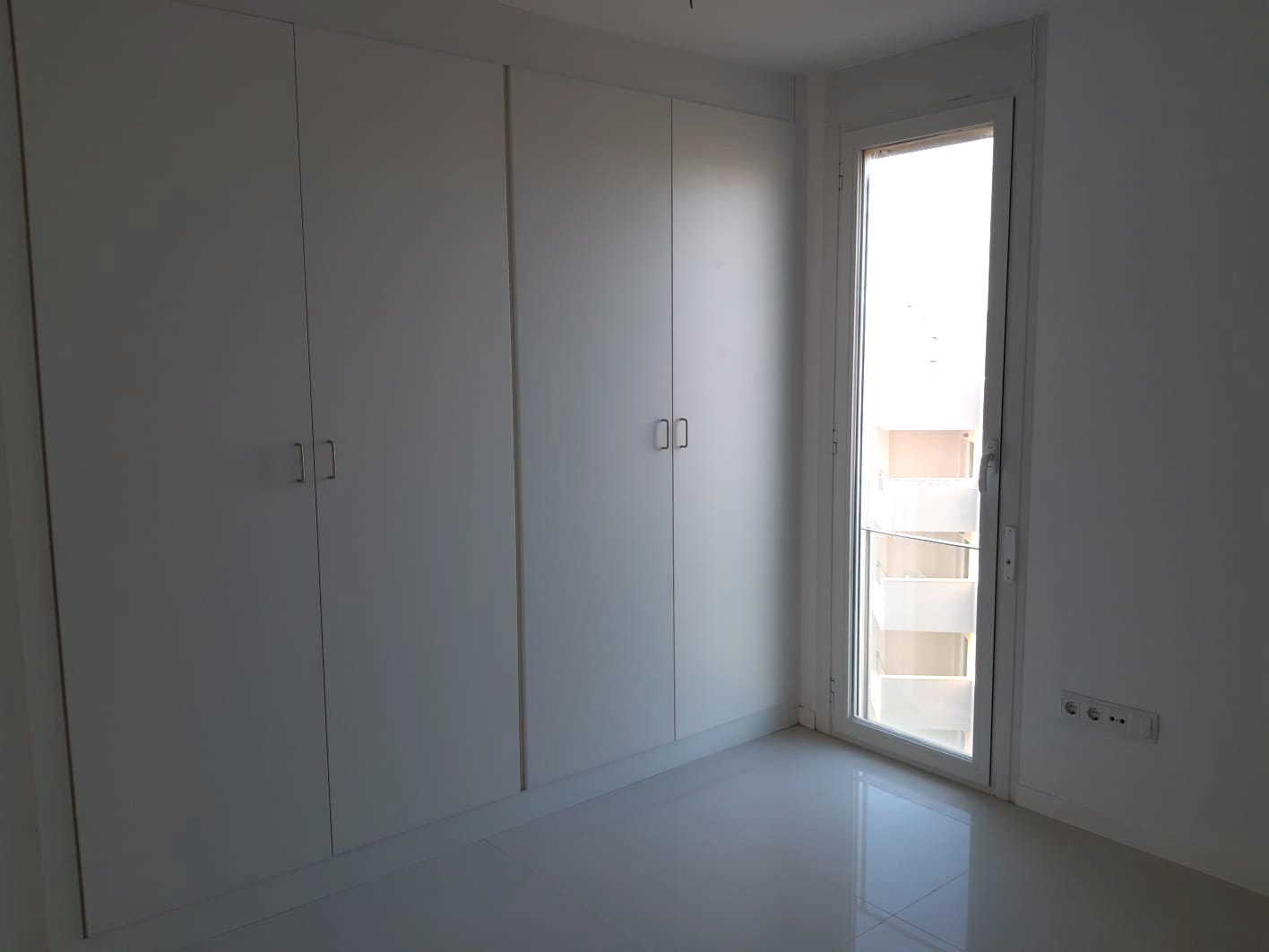 美丽的一线公寓，潜力巨大，在伊维萨的博萨德尔马出售