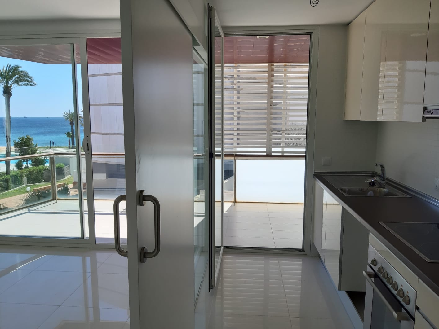 Mooi appartement met 2 slaapkamers in moderne residentie met uitzicht op zee in Playa d'en Bossa, Ibiza