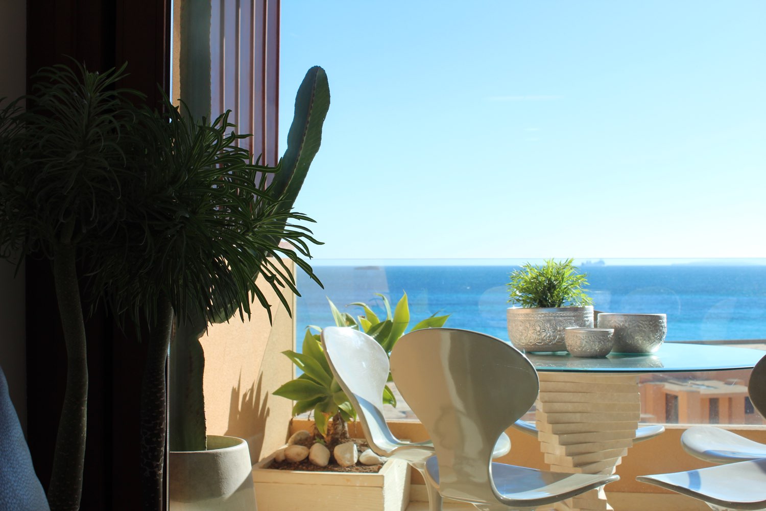 Apartamento en primera línea con vistas al mar en Playa d'en Bossa, Ibiza