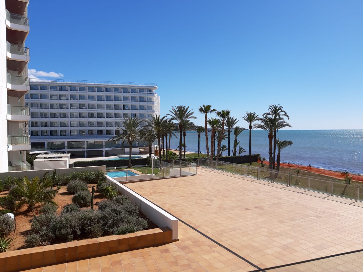 Luxury beachfront duplex apartment for sale in Bossa del Mar residence