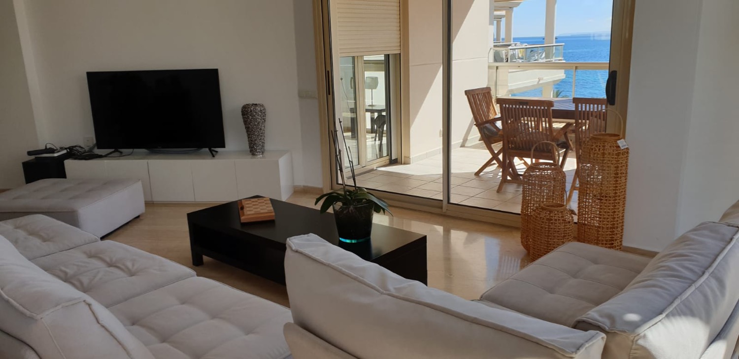 美丽的顶层公寓，在普拉亚登博萨享有美妙的海景