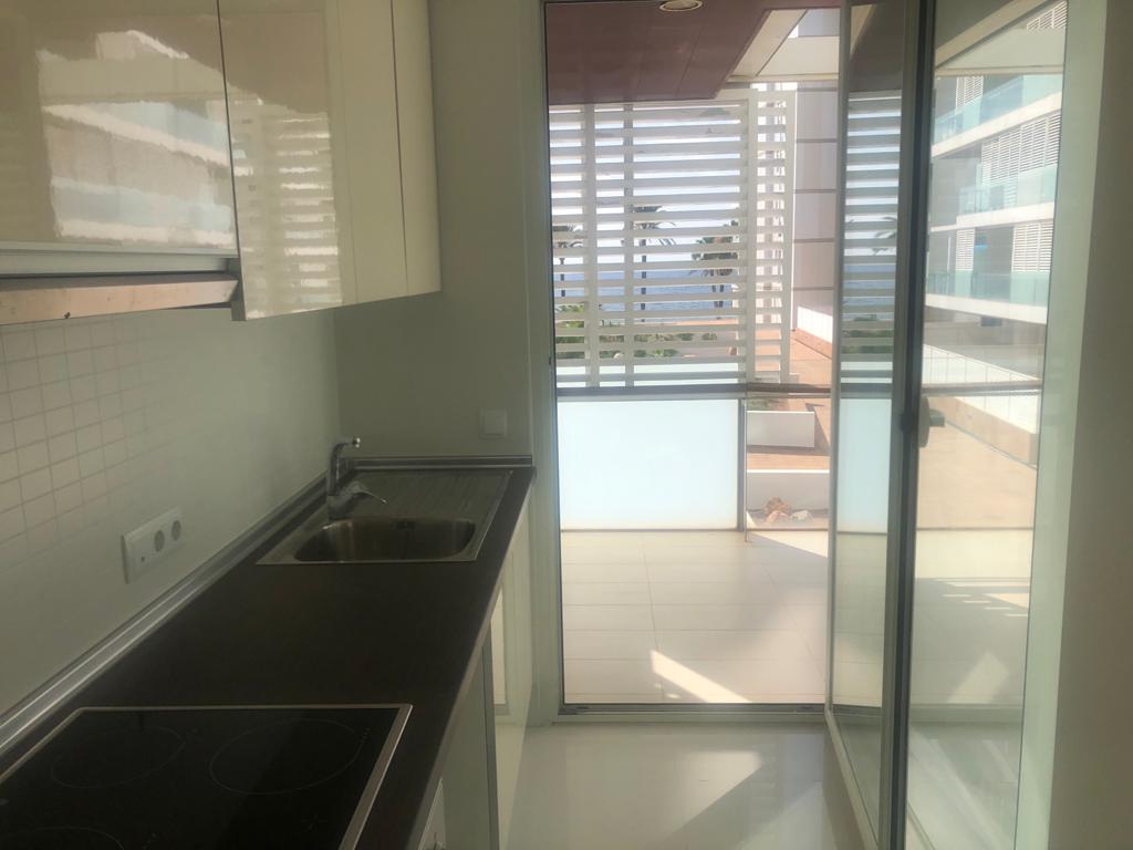 Duplex lejlighed med 2 soveværelser med udsigt over havet, til direkte salg fra bygherren