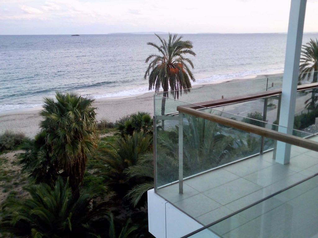 شقة الجبهة الشاطئ فاخرة في Playa d'en Bossa