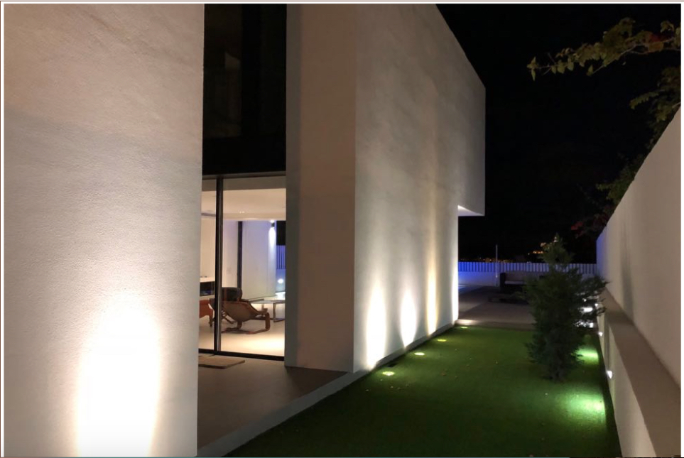 Spectaculaire luxevilla van nieuwe bouw met privé zwembad te koop in Ibiza