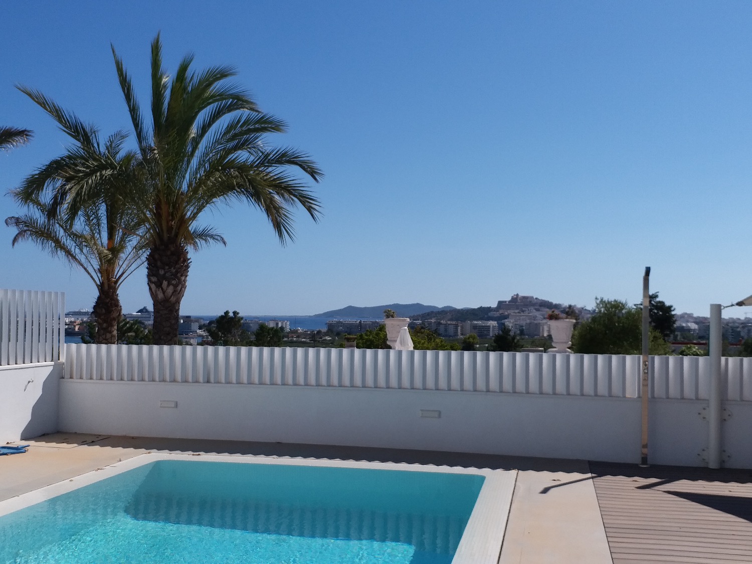 Spettacolare villa è di nuova costruzione con piscina privata in vendita in Ibiza